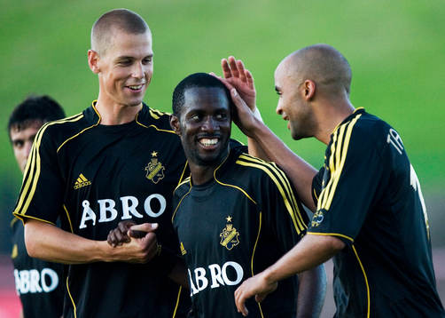 Dulee Johnson och Jimmy Tamandi, AIK. Glädje