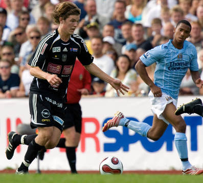 Mattias Wahl, Carlstad U, och Shaleum Logan, Manchester C