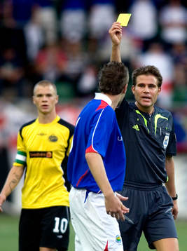 Felix Brych, domare, varning, gult kort