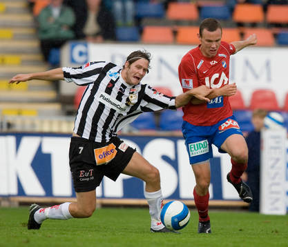Erik Tengroth rundar en Sylvia-spelare