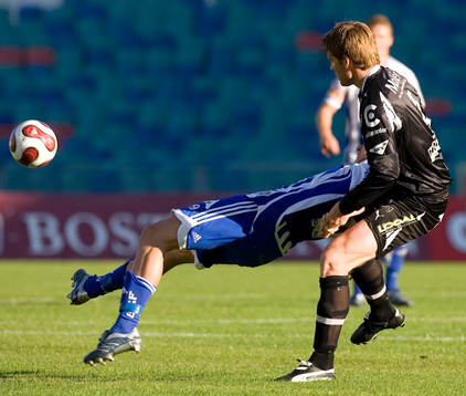 Stefan Selakovic, Göteborg, liggande i luften
