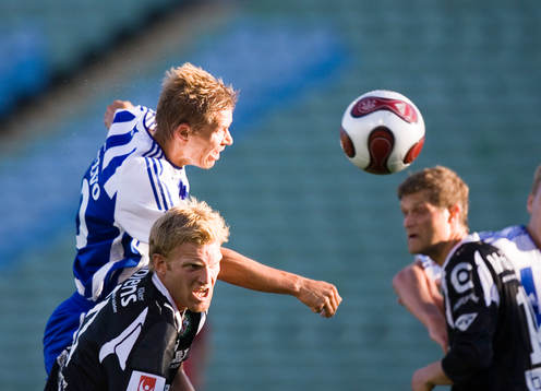 Niclas Alexandersson först i nickduell mot Sebastian