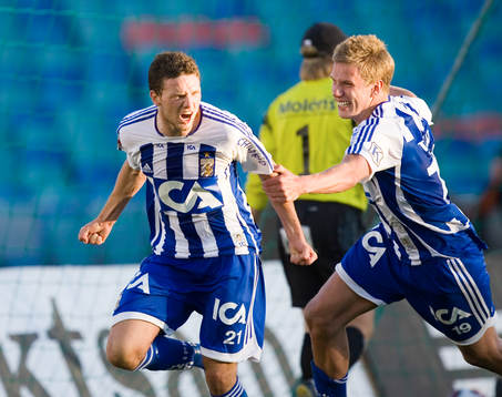 2-0, Marcus Berg, som grattas av Pontus Wernbloom