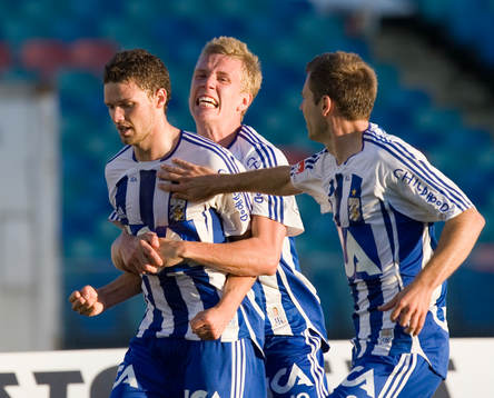 2-0, Marcus Berg, som grattas av Pontus Wernbloom och