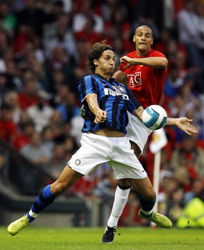 Manchester Uniteds Rio Ferdinand och Zlatan Ibrahimovic,