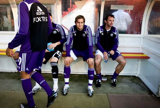 Max Von Schleebrügge, Anderlecht, (mitt i bilden) satt på