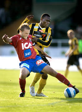 Robert Mambo-Mumba, Häcken kämpar för att komma åt