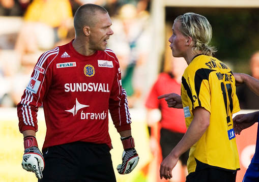 1-3 Fredrik Sundfors, målvakt, Sundsvall utmanas av Adam