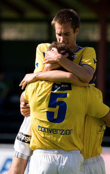 Måljubel, Jörgen Svensson, som grattas av Zoran Jovanovic