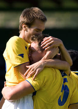 Måljubel, Jörgen Svensson, som grattas av Zoran Jovanovic