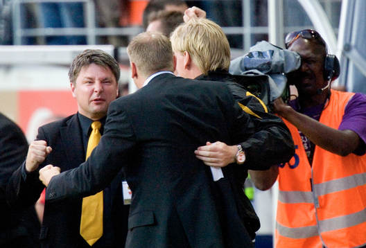 Avancemanget klart, Elfsborg dansar och ler, ordförande Bo