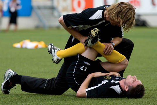 Janne Andblad, sjukgymnast och James Keene, Elfsborg.