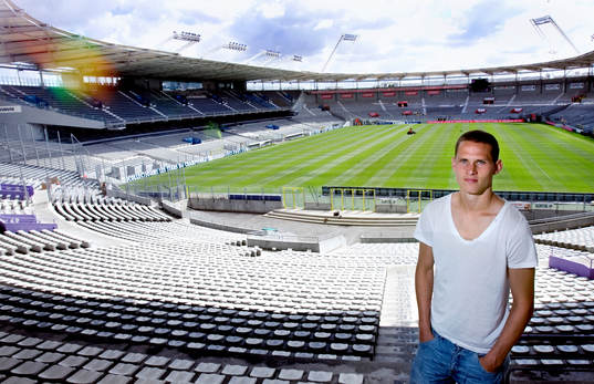 Jon Jönsson i Toulouse, porträtt vid Stadium Municipal