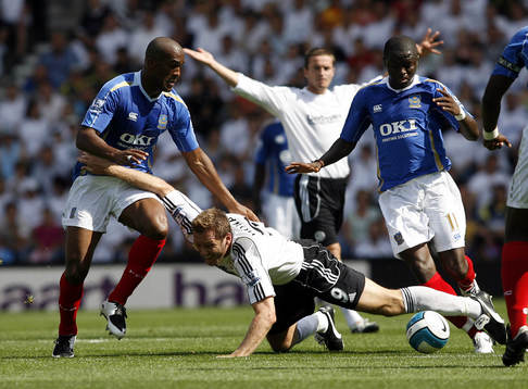 Steve Howard, Derby och Silvain Distin, Portsmouth