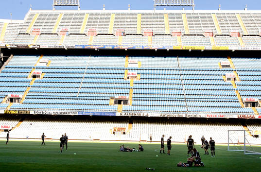 Fotboll, kval till Champions League, Valencia, träning