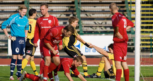 1-0, Johan Birgersson och Filip Thurn, Nike deppar