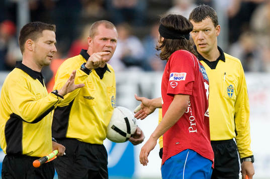 Mattias Nyman, domare och Pavel Zavadil