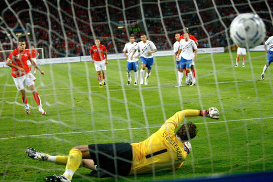 Tranquillo Barnetta, Schweiz och Maarten Stekelenburg,