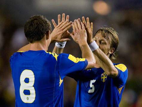 Kim Källström och Erik Edman, Sverige. Glädje