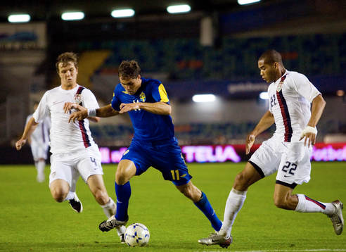 Johan Elmander, Sverige, Michael Bradley och Oguchi Oneywu,