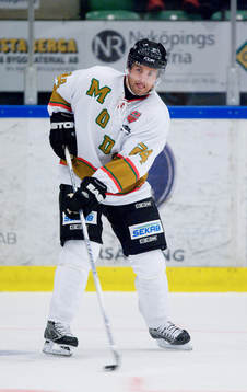 Niklas Sundström, Modo