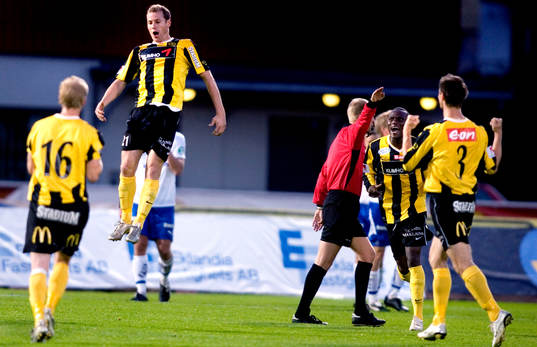 Jonas Henriksson, Häcken, hoppar högt av glädje