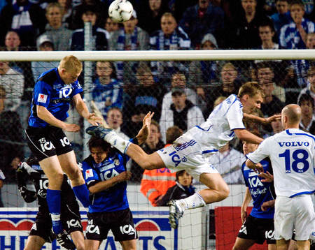 Peter Larsson och Dusan Djuric, Halmstad. Pontus Wernbloom,