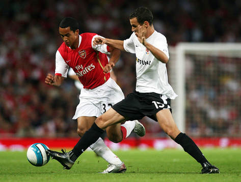 Theo Walcott, Arsenal och  Jiri Kladrubsky, Prag