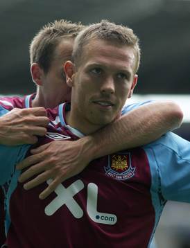 Craig Bellamy och Lee Bowyer, West Ham (Jubel)