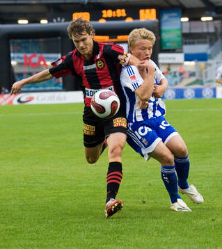 15-årige debutanten Niklas Bärkroth brottas med en