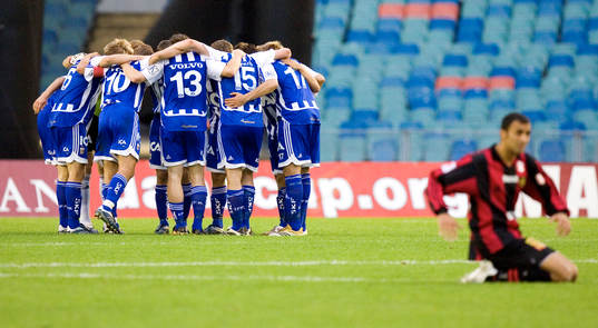 Andra halvlek skall börja, IFK laddar i grupp, Arash