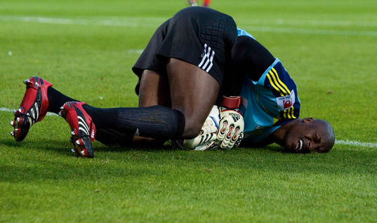 Pa Dembo Touray, målvakt. Räddning
