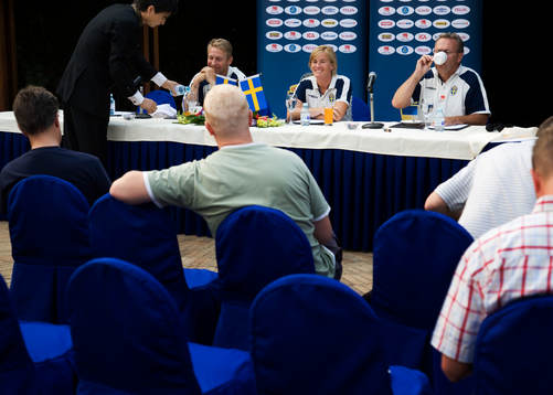 Thomas Dennerby, förbundskapten och Lilie Persson,