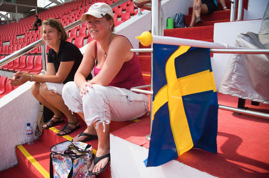 Marita Löfdahl och Helene Bengtsson (med keps)