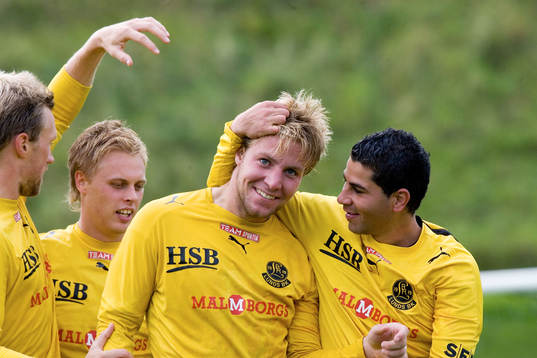 2-målsskytten Fredrik Karlsson, Lund, jublar. Jubel.