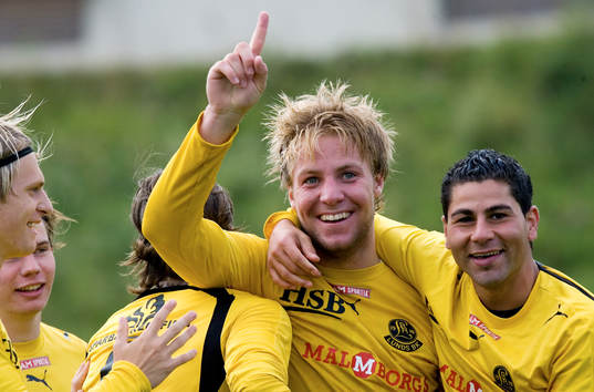2-målsskytten Fredrik Karlsson, Lund, jublar. Jubel.
