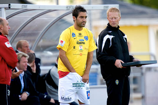 Debutanten Ricardo Penella från Valencia ser till att ha