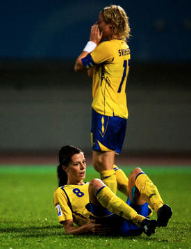 Victoria Svensson och Lotta Schelin, depp