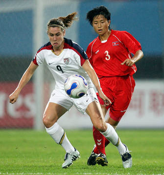 Heather O'Reilly, USA och Jong Ran Om, Nordkorea