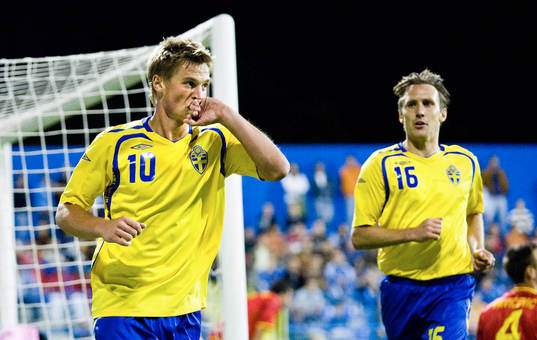 Markus Rosenberg jubel, Andreas Johansson hakar på