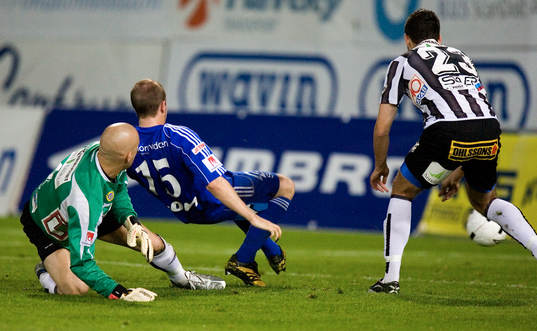 Johan Patriksson, men Lee Baxter, målvakt