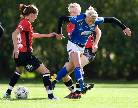 En Stattena-tjej försöker komma mellan Johanna Jönsson