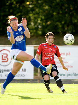 Angelique Sandberg, Kristianstad, försöker passera ett