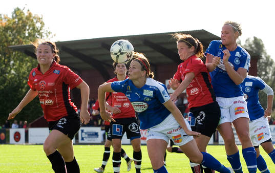 Hörna, Frida Petersson och Erla Arnardottir oroar
