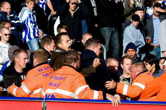 Huliganer med IFK Göteborg anknytning slåss med