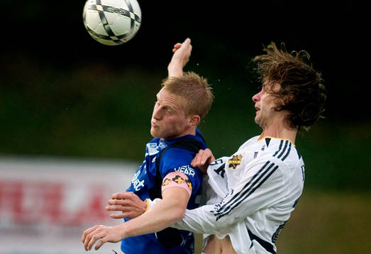 Ivan Obolo, AIK och Peter Larsson, Halmstad
