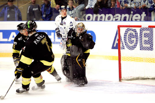 AIK:s målvakt Jimmy Danielsson släppte in två mål i