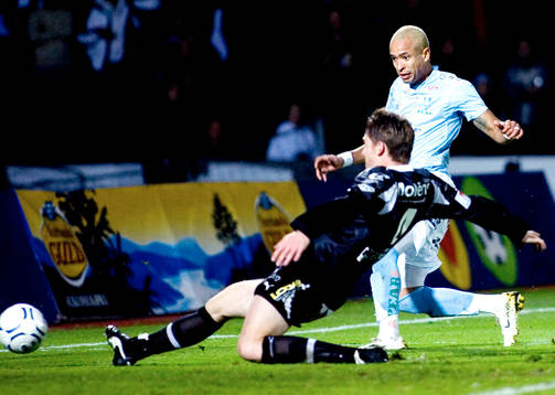 Junior, MFF gör 1-0