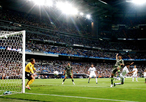 Raul, Madrid gör 1-0