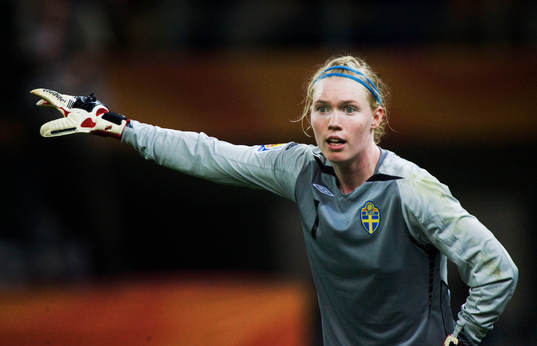 Hedvig Lindahl, målvakt